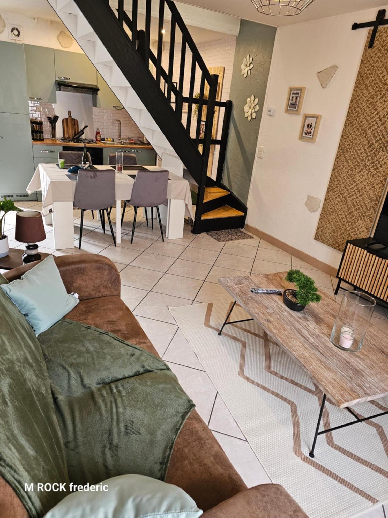 Maison De Ville Avec Jardin Privatif Невер Екстериор снимка