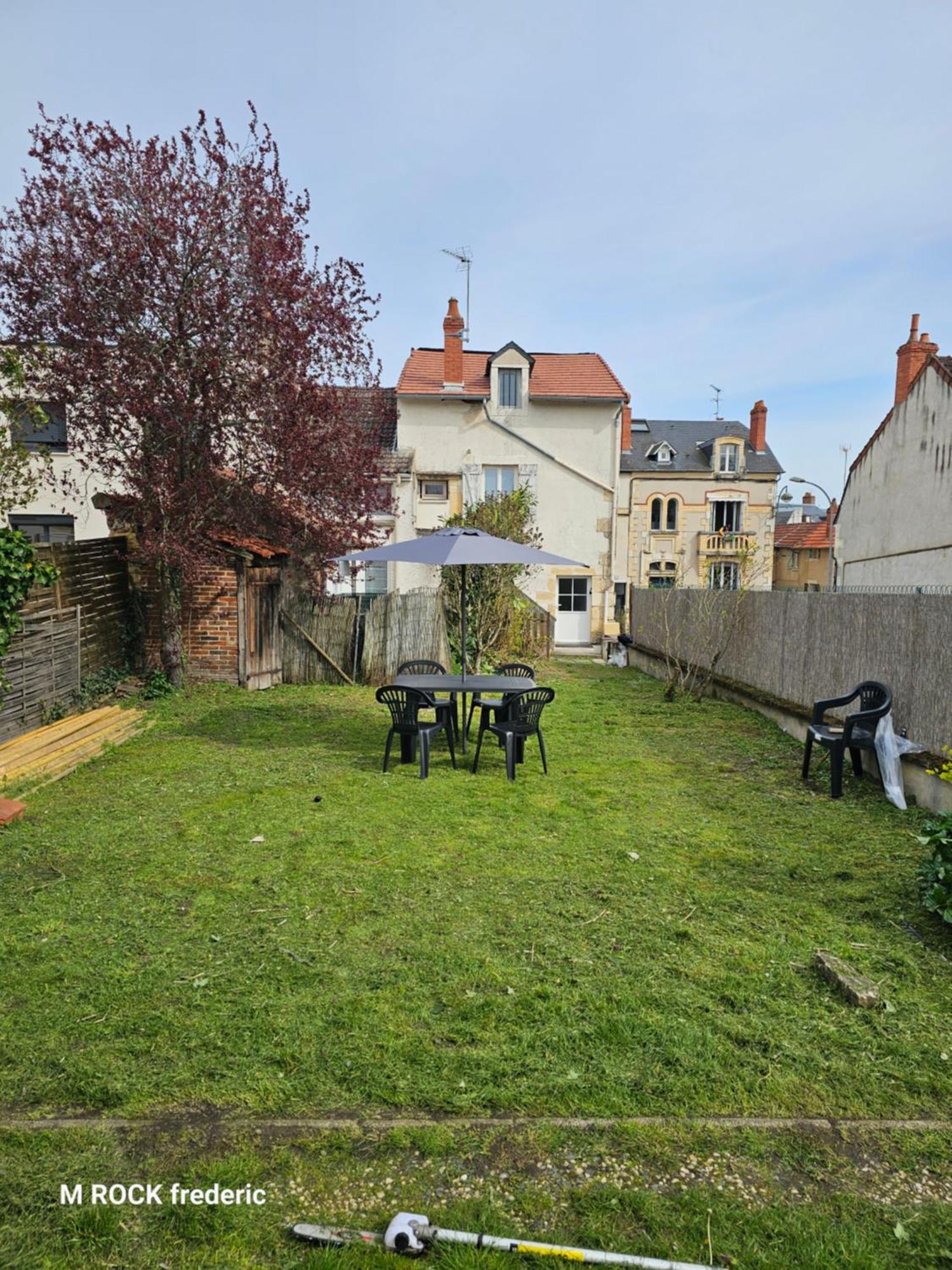Maison De Ville Avec Jardin Privatif Невер Екстериор снимка